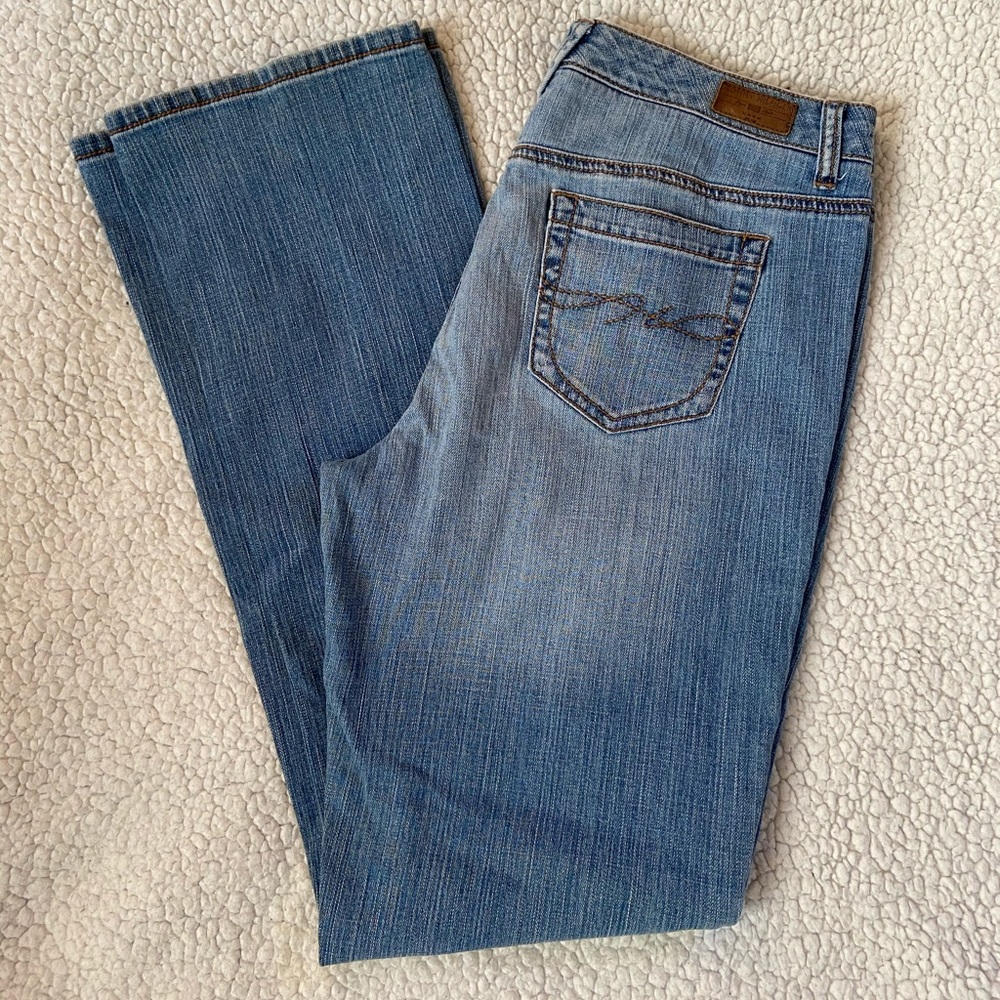 SOLD Tommy Hilfiger Jeans Bootcut 10 L 33.5 Inseam